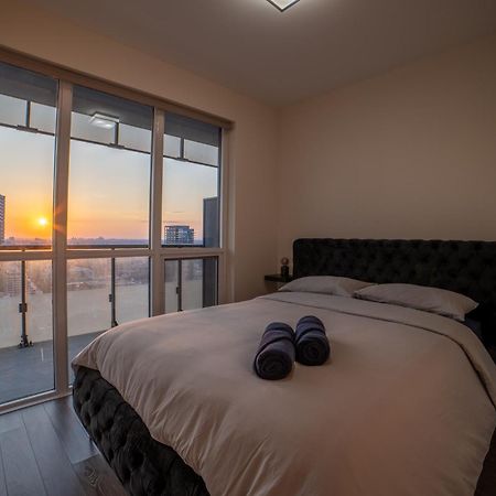 Luxury Condo W/Mesmerizing Sunset Views & Free Parking 多伦多 外观 照片